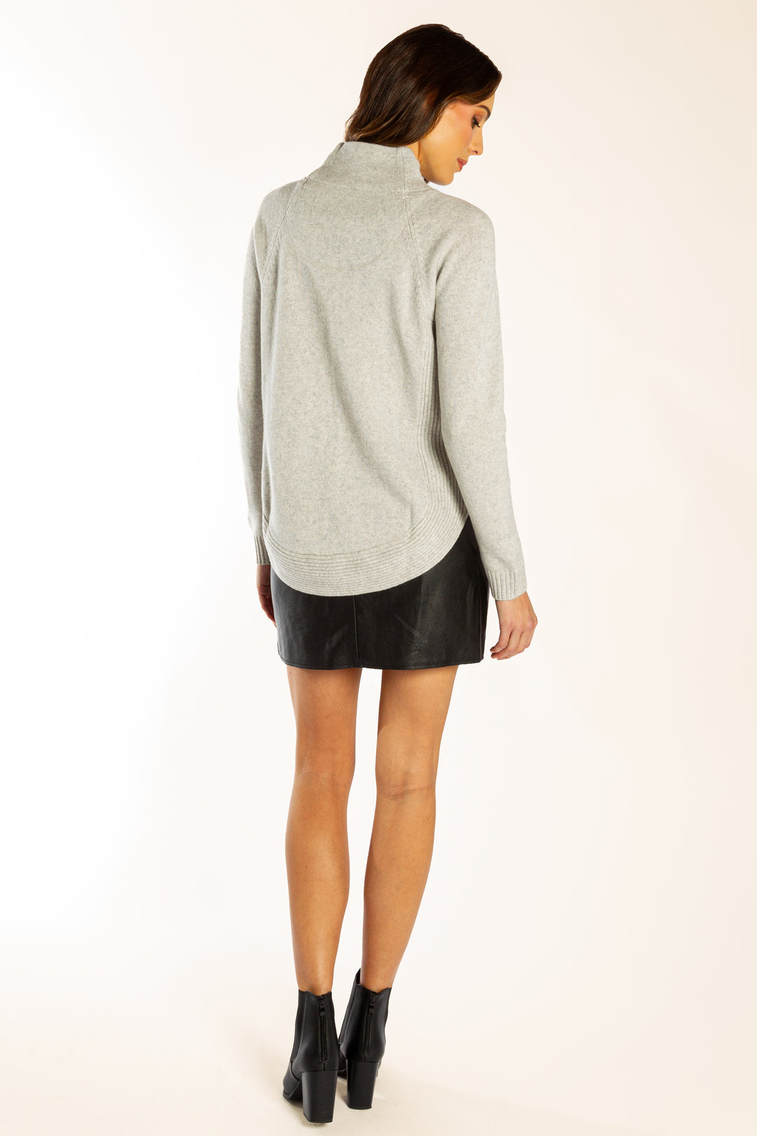 Bow &amp; Arrow Normal Funnel Neck
